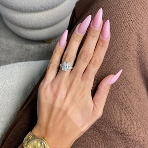 Anillo de Diamante Cultivado en Laboratorio con Corte Radiante de 5 Quilates para Mujer |   Anillo de compromiso de lujo con halo oculto |   Elegante Joyería Nupcial para Novia - Product Image 2