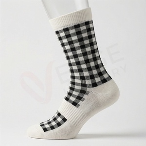 Chaussettes ras du cou pour hommes, couleur unie, tricotées, respirantes, en coton, polyester et élasthanne, pour usage quotidien en automne, style classique - Product Image 3