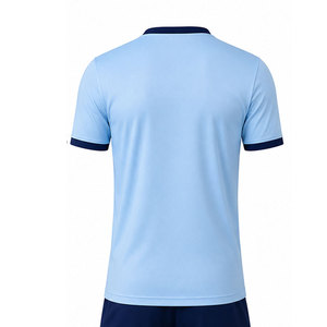 Tenue de football personnalisée, maillot et short légers conçus pour les matchs de compétition, les entraînements et les tournois. - Product Image 5