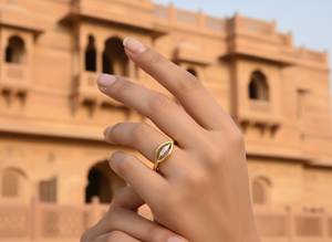 Anillo Minimalista de Oro de 10k Hecho a Mano con Diamante de Laboratorio VVS1, Diseño de Hoja, Joyería de Diseño Personalizado, Fabricante Saksham Jewels - Product Image 5