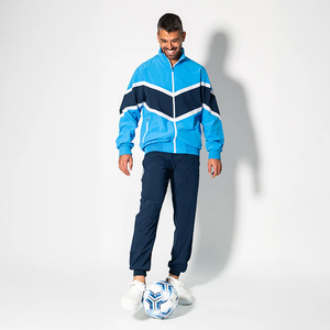 Vestes d'entraînement de football personnalisées en polyester 100% - Vente en gros - Respirantes, séchage rapide, unisexes, haute qualité - Product Image 2