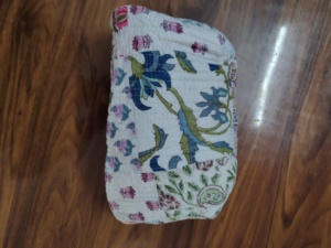 Colorful Corn Husk Clutch Pouch Durable Cover Closure Soft Portable Wholesale Make up Pouch With Handle Lightweight Puffer - Product Image 3