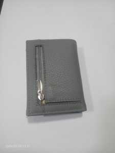 Porte-cartes Premium Vintage en Cuir Véritable 100% avec Blocage RFID - Étui Métallique avec Fenêtre Transparente pour Cartes d'Identité et Rangement de Cartes de Crédit - Product Image 2