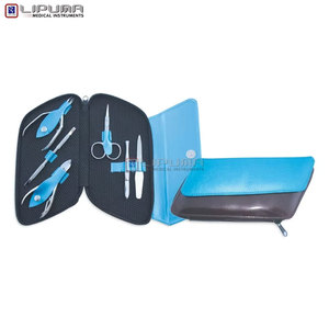 Ensemble de manucure et pédicure luxueux 7 en 1, coupe-ongles et coupe-cuticules en acier inoxydable personnalisés pour les soins des pieds - Emballé dans une boîte - Product Image 6