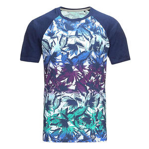 เสื้อยืดผู้ชายลายกาแล็กซี่ แบบซับลิเมชั่น แขนสั้น น้ำหนักเบา ระบายอากาศได้ดี ผ้าฝ้าย 100% ชุดกีฬา รับสั่งทำตามแบบ OEM ODM - Product Image 3