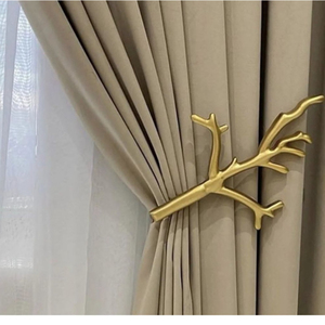 Sujetadores de cortinas metálicos con diseño de hoja de ginkgo, acabado dorado, fácil instalación, para decoración de ventanas del hogar. - Product Image 4