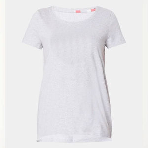 T-shirt décontracté pour femme 100 % polyester tricoté, col en V, manches courtes, teinture unie, logo personnalisé imprimé, écologique, respirant, séchage rapide - Product Image 6