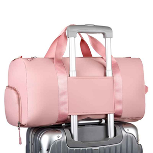 Sac de sport rose en PU grande capacité avec bandoulière réglable et fermeture éclair pour femme - Product Image 4