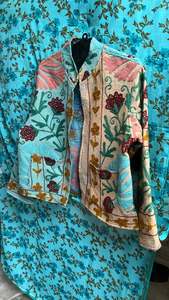 Vente en gros de cardigan en coton brodé de fleurs bohèmes, manches longues, coupe ample avec poches, fait main, lavable, à porter toute l'année - Product Image 2