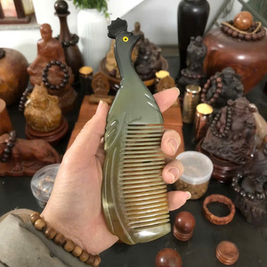 Peigne en corne artisanal du Vietnam pour coiffer les cheveux, en corne de buffle, finition lisse et sans nœuds - Product Image 4