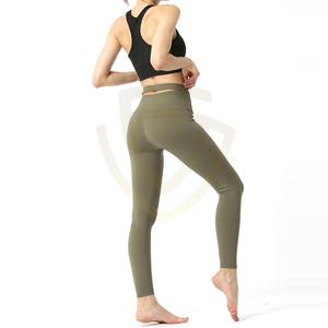 Ensemble de yoga respirant personnalisé à faible MOQ pour femmes, ensemble de yoga à bas prix en différentes tailles, ensembles pour femmes, ensembles soutien-gorge et legging - Product Image 2