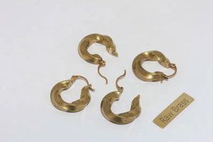 Boucles d'oreilles créoles torsadées plaquées or faites à la main, vagues organiques, épaisses, style bohème, bijoux ethniques tendance pour femmes, vente en gros, Hari Om Creations - Product Image 2