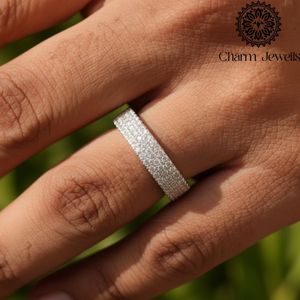 Bague Éternité Femme Charm_Jewells en Argent Plaqué Or 18K Certifiée IGI, 3 Grammes, Moissanite Taille Coussin, Sertie à Griffes - Product Image 4