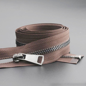Fermeture éclair métallique personnalisable à glissière coulissante, disponible en différentes tailles, avec logo écologique, pour pantalons, sacs et vêtements - Product Image 5