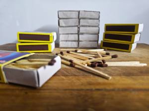 Allumettes de sécurité en bois 5S très vendues - Écologiques, résistantes à l'humidité, imprimées pour la cuisine et la maison - Fabricant direct - Product Image 3