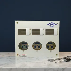 Boîtier de distribution 220V 12A IP54 avec verrouillage anti-effraction pour usage extérieur et intérieur, coffret métallique, panneau MCB - Product Image 3