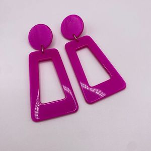 Boucles d'oreilles à clip en résine faites à la main pour femmes, style classique, bijoux de fête, forme personnalisable, marque H a CRAFT - Product Image 2