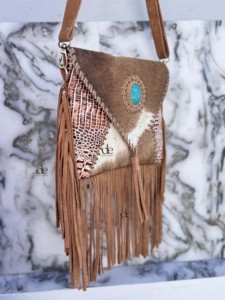 Sac à main bandoulière unique en cuir de vachette à poils, avec franges et motifs, élégant, idéal pour les cadeaux - Product Image 2