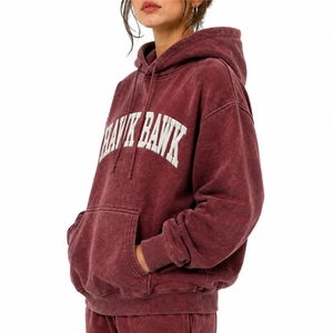 Sweat à capuche bordeaux pour femme, coupe décontractée avec cordon de serrage, idéal pour les loisirs en plein air, les tenues de ville quotidiennes, design personnalisé - Product Image 3