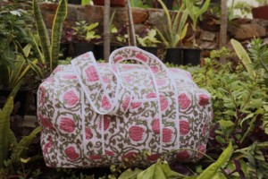 Bolsa de Viaje Grande de Lujo, de Alta Calidad, con Estampado Floral, Acolchada, de Algodón, Hecha a Mano en India, para Mujer - Product Image 2