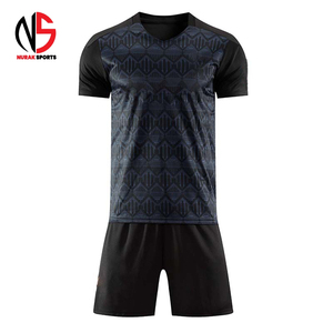 ชุดฟุตบอลคุณภาพสูง แห้งเร็ว ปี 2026 สำหรับทุกเพศ พร้อมกางเกงขาสั้น ออกแบบโลโก้และขนาดได้ตามต้องการ สีดำ ชุดฟุตบอล NURAK - Product Image 4