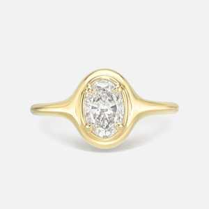 แหวนเพชรทรงรี 1.00 กะรัต ฝังแบบ Bezel Set ผลิตในห้องปฏิบัติการ พร้อมทองคำแท้ 14K รับรองโดย IGI ของขวัญแต่งงานสุดหรูสำหรับคนรัก - Product Image 3