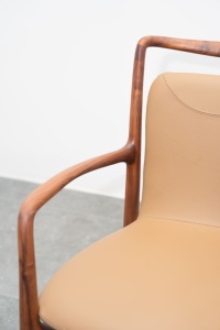 Chaise de salle à manger nordique haut de gamme en bois massif avec coussin en cuir pleine fleur, mobilier de luxe moderne pour salle à manger et restaurant PISANO - Product Image 4