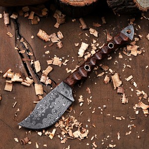 มีดเหล็กดามัสกัสทำมือ Nordic Forge ใบมีดยาว 7.5 นิ้ว EDC ด้ามจับไม้พะยูง พร้อมปลอกหนัง เหมาะสำหรับล่าสัตว์ ปอกหนัง และตั้งแคมป์ - Product Image 4