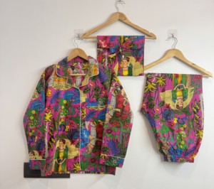 Ensemble pyjama femme rayé vertical floral printemps-été en coton, tenue décontractée élégante, chemise et pantalon, séchage rapide, fait main - Product Image 1