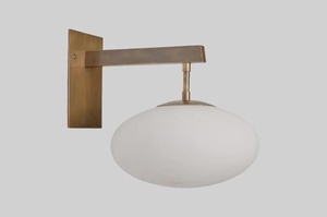 Applique murale moderne en laiton avec abat-jour rond en verre opale, décoration minimaliste pour salon intérieur - Product Image 2