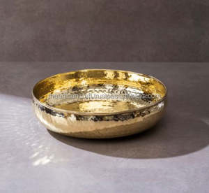 Cuenco de Latón Hecho a Mano, Decorativo, para Servir Frutas y Bocadillos, Acabado Pulido, Artesanía de Lujo para Fiestas - Product Image 1