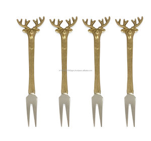 Ensemble de 4 pics à fruits en métal avec manche en forme de cerf, prix de gros pour les mariages, les hôtels et les restaurants - Product Image 1