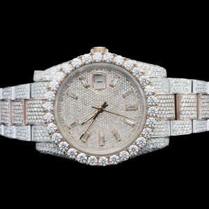 Montre-bracelet Hip Hop personnalisée pour homme, dernier design, entièrement sertie de diamants Moissanite, avec lunette ronde et bicolore - Product Image 4