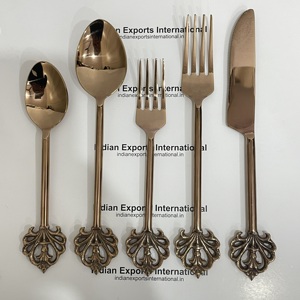 Ensemble de couverts de luxe en acier inoxydable avec manche Fleur-de-Lis, compatible lave-vaisselle et léger, pour 7 à 9 personnes - Product Image 4