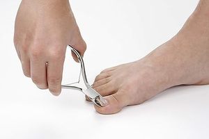 Cortauñas de Acero Inoxidable ARISTON INTERNATIONAL con Certificación CE ISO, Estilo Lujoso y Duradero para Manicura de Uñas, con Mandíbula Ancha - Product Image 5