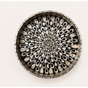 Bandeja Artesanal de Nácar con Incrustaciones de Concha Negra de Lujo, Mosaico Mandala, Bandeja Decorativa para Mesa de Centro y Decoración del Hogar - Product Image 3