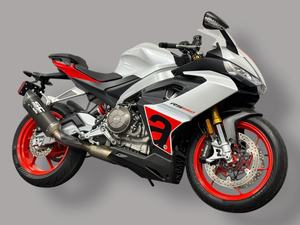 Motocicleta de fábrica 2024 Aprilia RS 660 - Product Image 6
