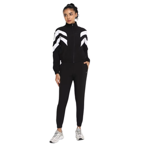Trajes deportivos para mujer hechos de poliéster y algodón con características antibacterianas. Los trajes deportivos hechos de 100% algodón son cada vez más populares. - Product Image 1