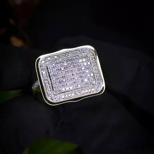 Anillo de compromiso cuadrado de plata de ley 925 con moissanita y diamantes, totalmente engastado, micro pavé, estilo hip hop, joyería para hombre - Product Image 1