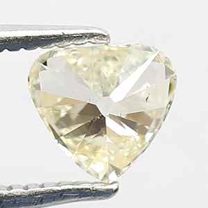 Diamant de laboratoire jaune en forme de cœur de 1 carat, non monté, pour la création de bagues, avec certificat IGI, toutes tailles 1-5 disponibles au meilleur prix - Product Image 4