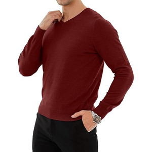 Pull en maille pour homme col en V bordeaux premium, coupe ajustée, élégant et chaud, vente en gros - Product Image 2