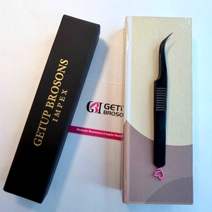 แหนบดัดขนตา Getup Brosons Impex ปลายหยัก สแตนเลสสตีล ความแม่นยำสูง โค้งงอ สีดำ พร้อมกล่องลายหัวใจสีชมพู - Product Image 2