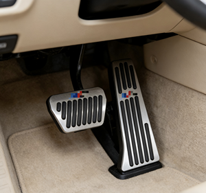 Kits de Interior de Luxo para BMW Série 1-8 GT/X3-X6/Z4, Capas de Pedais de Acelerador/Freio/Embreagem em Liga de Alumínio, LOGO 2018-2026 - Product Image 1