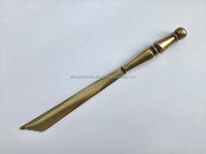 ที่เปิดจดหมายทองเหลืองดีไซน์เรียบหรู – เครื่องตัดกระดาษที่เรียบง่ายและมีระดับ - Product Image 1