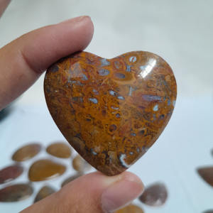 Vente en gros cabochon de jaspe rouge indonésien naturel de haute qualité pierres précieuses artisanat cristal de guérison 3x2,5 cm - Product Image 1