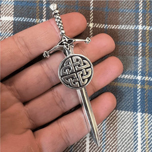 Pin para Kilt con Nudo Celta, Metal de Alta Calidad para Kilt de Tartán, Decorativo para Trajes Escoceses de las Tierras Altas - Product Image 4