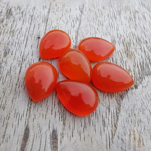 Pierre précieuse cabochon en cornaline de qualité AAA+, forme goutte d'eau, dos plat calibré, pierre non montée, toutes tailles disponibles - Product Image 2