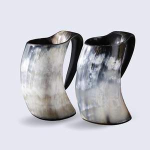 Taza rústica de cuerno para beber con artesanía tradicional, taza de cuerno para coleccionistas de artículos de bebida vikingos. - Product Image 1