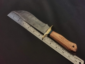 Couteau de chasse Bowie en acier Damas, manche en bois d'olivier, bord partiellement dentelé, outil multifonction pour le camping en plein air, léger - Product Image 6