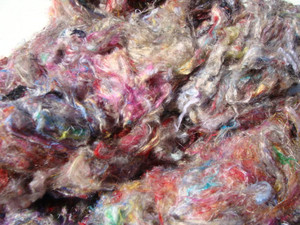 Fibre de soie recyclée de différentes couleurs pour les magasins de fils et de fibres. - Product Image 6